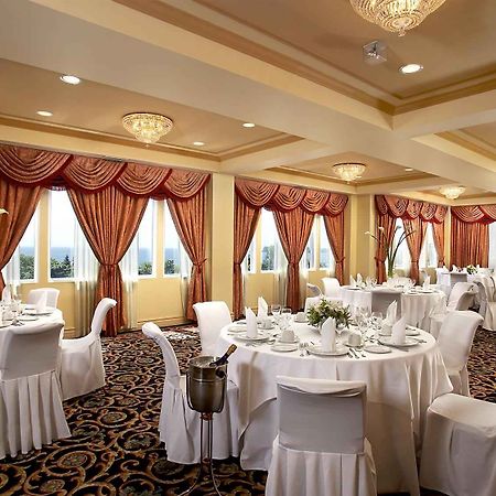 Four Points By Sheraton Toronto Lakeshore Exteriör bild