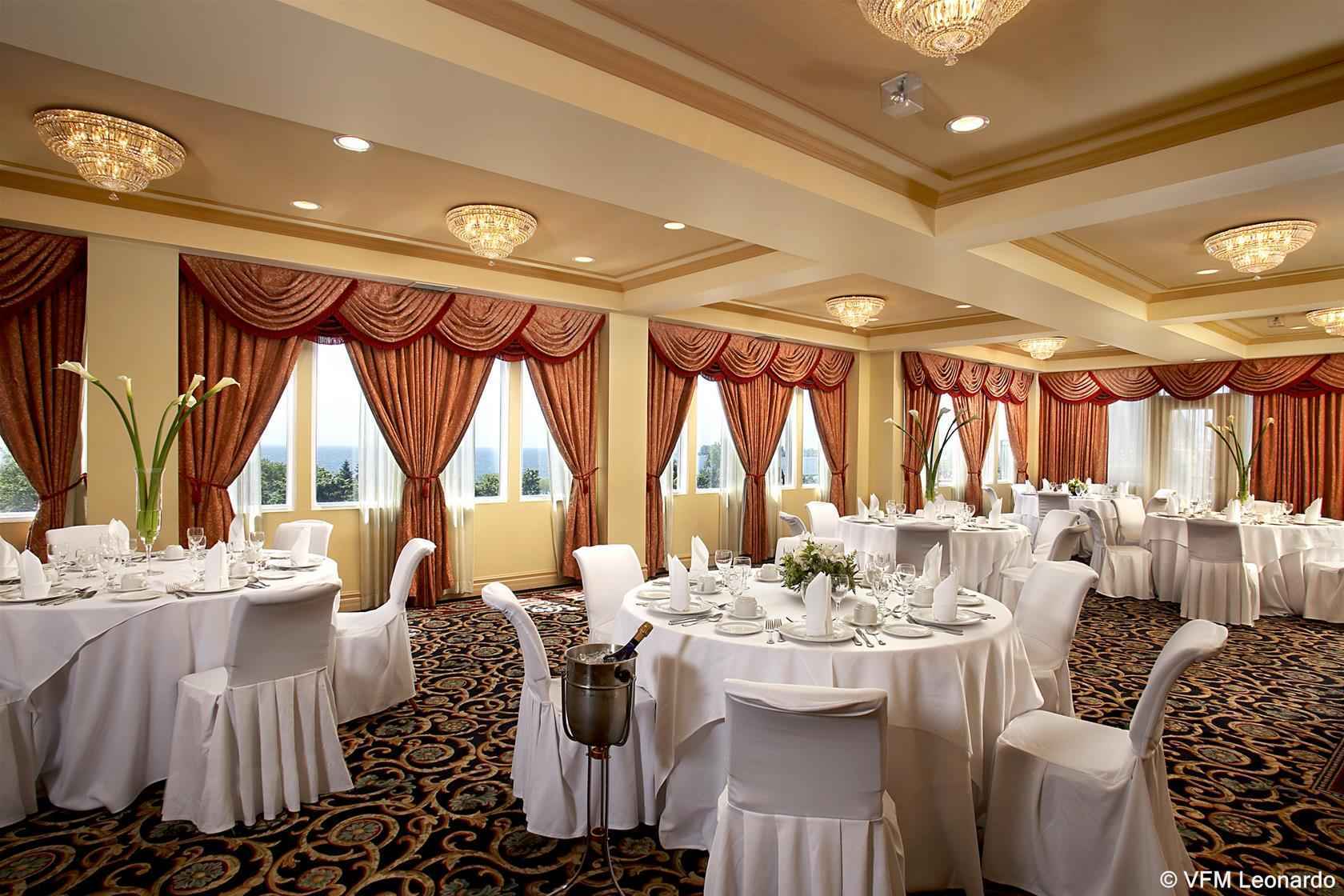 Four Points By Sheraton Toronto Lakeshore Exteriör bild